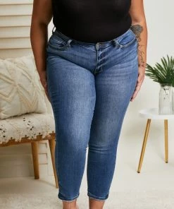 Trendsi Apparel Judy Blue Gemma Classic Boyfriend Jeans