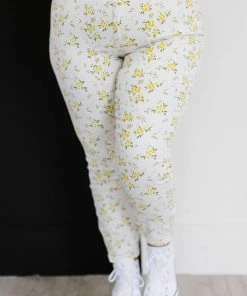Trendsi Judy Blue Golden Meadow Floral Skinny Jeans (GHG-S) 21 Trendsi Judy Blue Golden Meadow Floral Skinny Jeans (GHG-S)