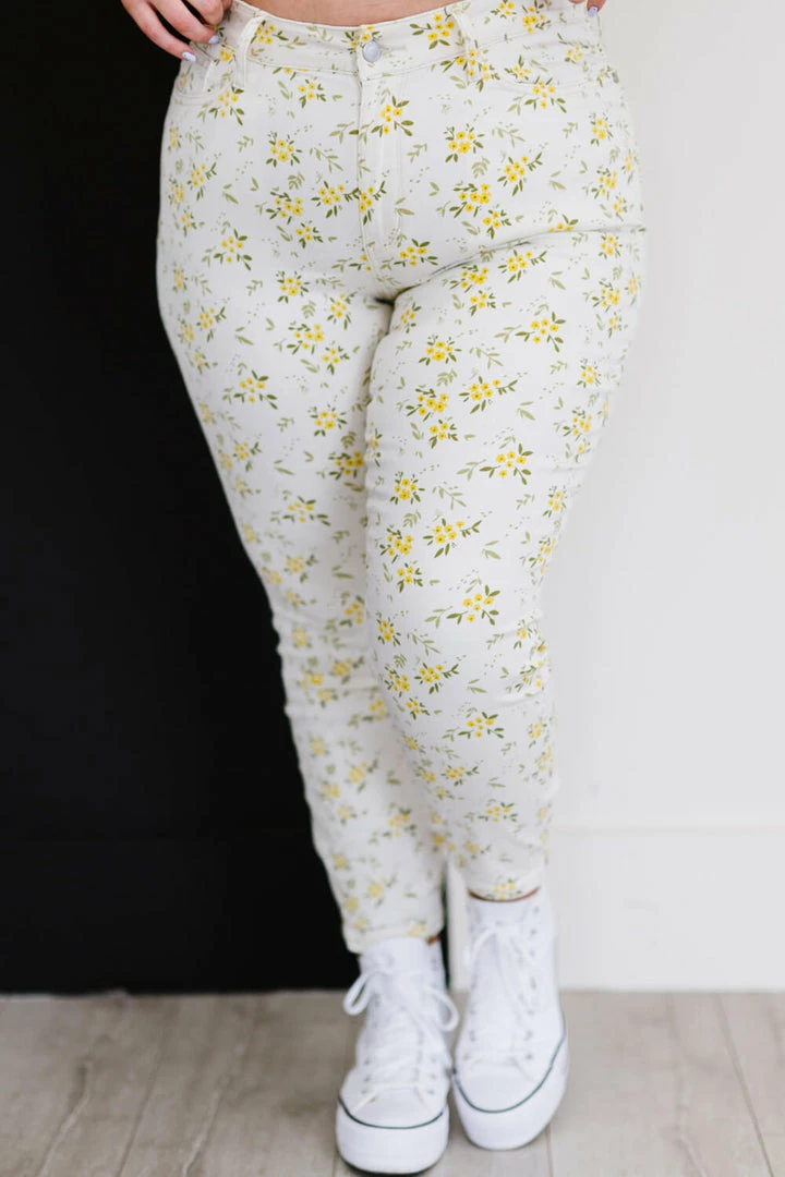 Trendsi Judy Blue Golden Meadow Floral Skinny Jeans (GHG-S) 8 Trendsi Judy Blue Golden Meadow Floral Skinny Jeans (GHG-S)