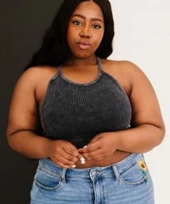 Trendsi Delmar Scoop Neck Cropped Cami