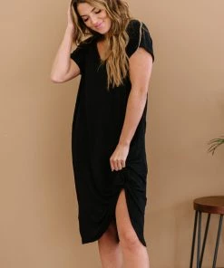 Trendsi Apparel Plot Twist T-Shirt Dress With Pockets In Black