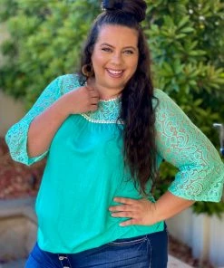 Boutique Simplified Pearls And Lace 3/4 Sleeve Top