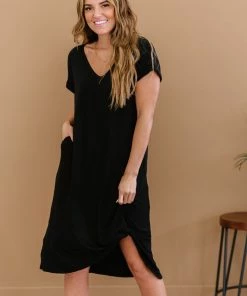 Trendsi Apparel Plot Twist T-Shirt Dress With Pockets In Black