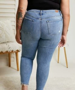 Trendsi Judy Blue Tatiana Mineral Wash Relaxed Fit Jeans