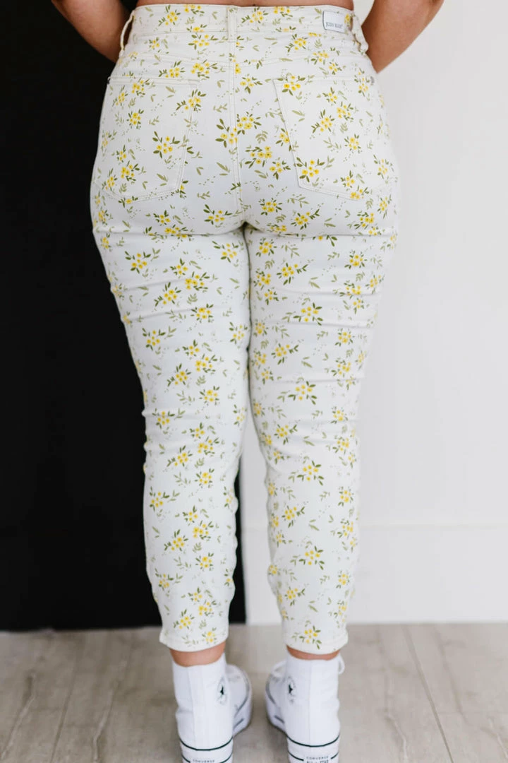 Trendsi Judy Blue Golden Meadow Floral Skinny Jeans (GHG-S) 12 Trendsi Judy Blue Golden Meadow Floral Skinny Jeans (GHG-S)