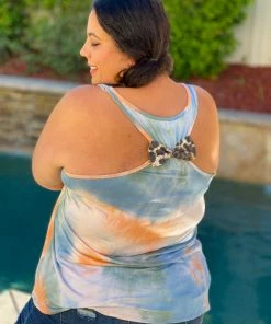 Boutique Simplified Bow-tiful Tank