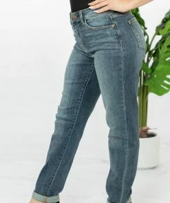 Trendsi Judy Blue Eva Bleach Splash Boyfriend Jeans 15 Trendsi Judy Blue Eva Bleach Splash Boyfriend Jeans