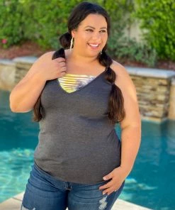 Boutique Simplified Just A Peek Tank