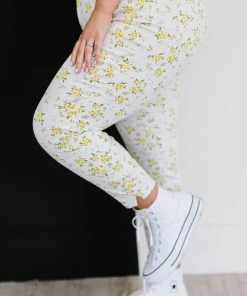 Trendsi Judy Blue Golden Meadow Floral Skinny Jeans (GHG-S) 23 Trendsi Judy Blue Golden Meadow Floral Skinny Jeans (GHG-S)