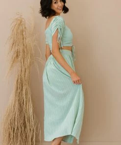 Trendsi Look At Me Crop Top And Midi Skirt Set (GHG-S) 12 Trendsi Look At Me Crop Top And Midi Skirt Set (GHG-S)