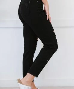 Trendsi Judy Blue Paige Distressed Boyfriend Jeans