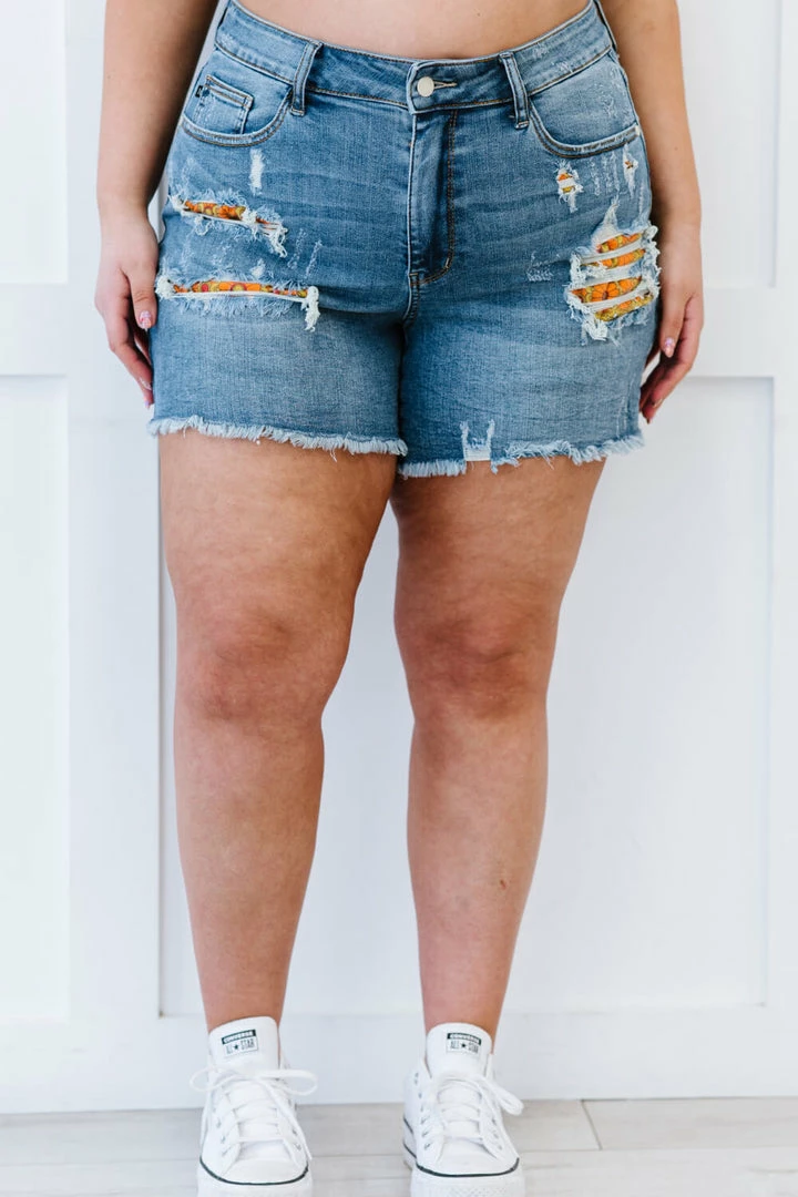 Trendsi Judy Blue Sandra Retro Floral Print Patch Denim Shorts 7 Trendsi Judy Blue Sandra Retro Floral Print Patch Denim Shorts