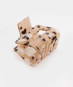 Hana Hosiery Square Claw Hair Clip Apparel