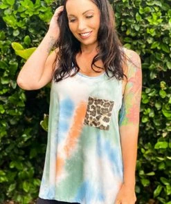 Boutique Simplified Bow-tiful Tank