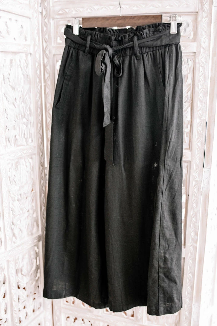 No Ship Drop Ship Worth The Wait Cropped Paperbag Pants In Black Apparel 10 No Ship Drop Ship Worth The Wait Cropped Paperbag Pants In Black Apparel