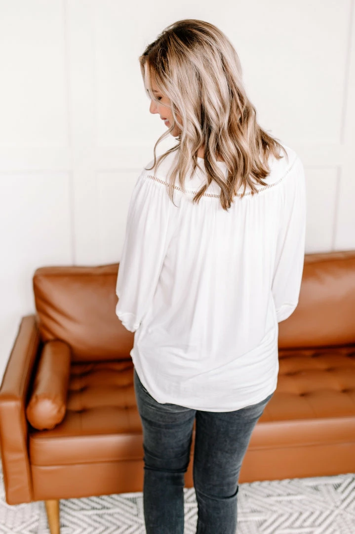 No Ship Drop Ship Looking Brilliant Top In Bright White 4 No Ship Drop Ship Looking Brilliant Top In Bright White