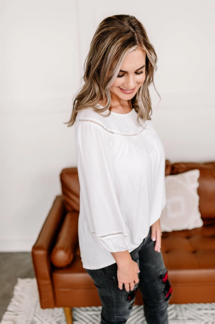 No Ship Drop Ship Looking Brilliant Top In Bright White 3 No Ship Drop Ship Looking Brilliant Top In Bright White