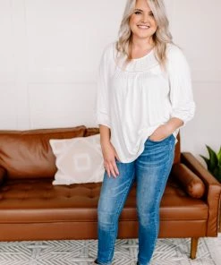 No Ship Drop Ship Looking Brilliant Top In Bright White 28 No Ship Drop Ship Looking Brilliant Top In Bright White