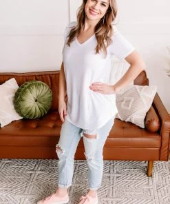 No Ship Drop Ship En Pointe V Neck Knit Top In White (GHG-S)