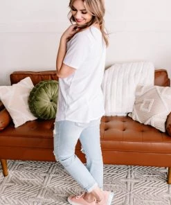 No Ship Drop Ship En Pointe V Neck Knit Top In White (GHG-S)