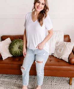 No Ship Drop Ship En Pointe V Neck Knit Top In White