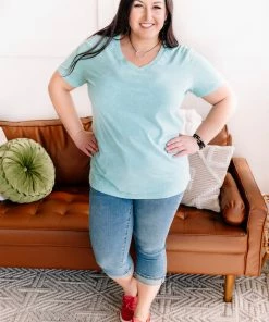 No Ship Drop Ship GHG- Shop Singles Inch By Inch Midrise Judy Blue Capri Jeans (GHG-16W) 30 No Ship Drop Ship GHG- Shop Singles Inch By Inch Midrise Judy Blue Capri Jeans (GHG-16W)