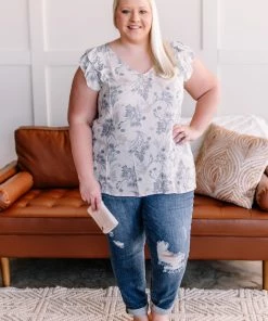No Ship Drop Ship Islands In The Stream Floral Ruffle Sleeve Top In Ivory And Denim (GHG-S)