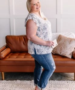 No Ship Drop Ship Islands In The Stream Floral Ruffle Sleeve Top In Ivory And Denim (GHG-S)
