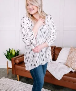 No Ship Drop Ship Feather Together Blouse In Ivory & Black