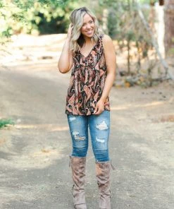 Boutique Simplified Fall Paisley Sleeveless Top 9 Boutique Simplified Fall Paisley Sleeveless Top