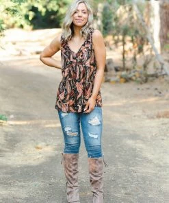 Boutique Simplified Fall Paisley Sleeveless Top 10 Boutique Simplified Fall Paisley Sleeveless Top