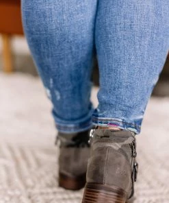 No Ship Drop Ship Apparel Colors Of The World Embroidered Pocket Skinny Judy Blue Jeans 16 No Ship Drop Ship Apparel Colors Of The World Embroidered Pocket Skinny Judy Blue Jeans