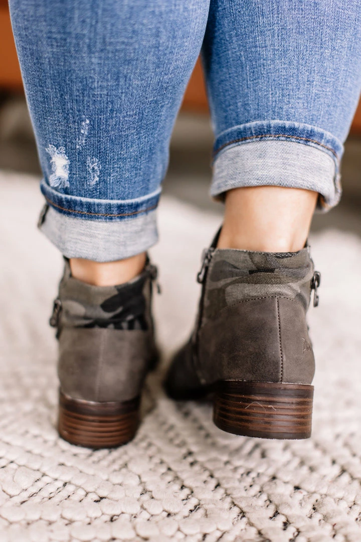 No Ship Drop Ship Blowfish Viten Boot Gray Saddle Rock/Camouflage Apparel 6 No Ship Drop Ship Blowfish Viten Boot Gray Saddle Rock/Camouflage Apparel