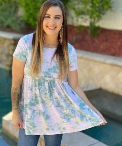 Boutique Simplified Hint Of Paisley Tie Dye Babydoll Top