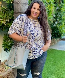 Boutique Simplified 1X Serpentine Goddess Bell Sleeve Top 15 Boutique Simplified 1X Serpentine Goddess Bell Sleeve Top