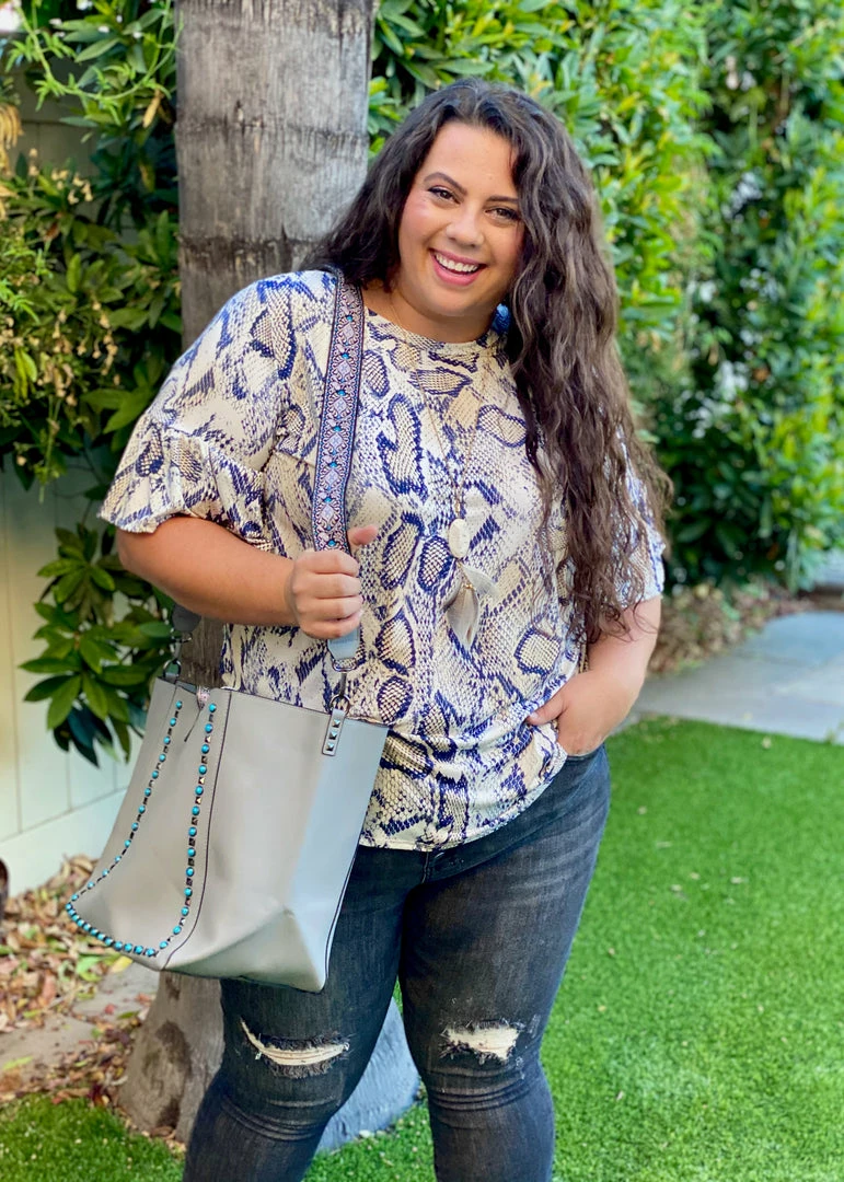 Boutique Simplified 1X Serpentine Goddess Bell Sleeve Top 7 Boutique Simplified 1X Serpentine Goddess Bell Sleeve Top