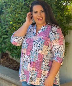 Boutique Simplified Medley Of Flowers 3/4 Sleeve Top