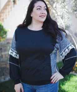 Boutique Simplified Moonstruck Laced Bubble Sleeve