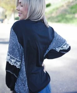 Boutique Simplified Moonstruck Laced Bubble Sleeve