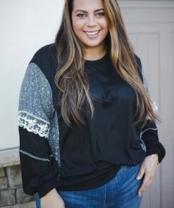 Boutique Simplified Moonstruck Laced Bubble Sleeve