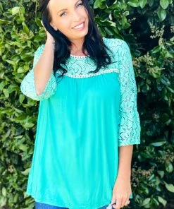 Boutique Simplified Pearls And Lace 3/4 Sleeve Top