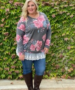 Boutique Simplified Ruffled In Floral Long Sleeve Pullover