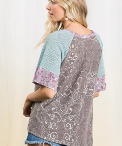 Boutique Simplified Picturesque Paisley Raglan Top 5 Boutique Simplified Picturesque Paisley Raglan Top