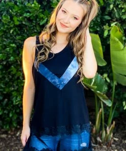 Boutique Simplified Smoke And Mirrors Sleeveless Tunic