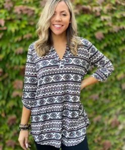 Boutique Simplified X Marks The Spot 3/4 Sleeve Top