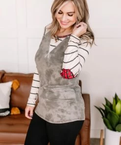 Grey House Goods Sales Shop 26 No Ship Drop Ship Dash Away Raglan Top Apparel