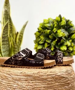 Very G Aries Sandal In Black