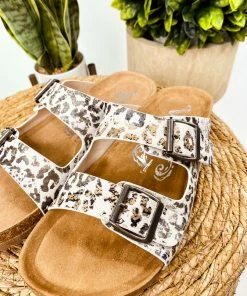 Very G Aries Sandal In Cream