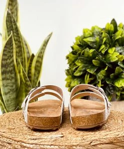 Very G Aries Sandal In Cream