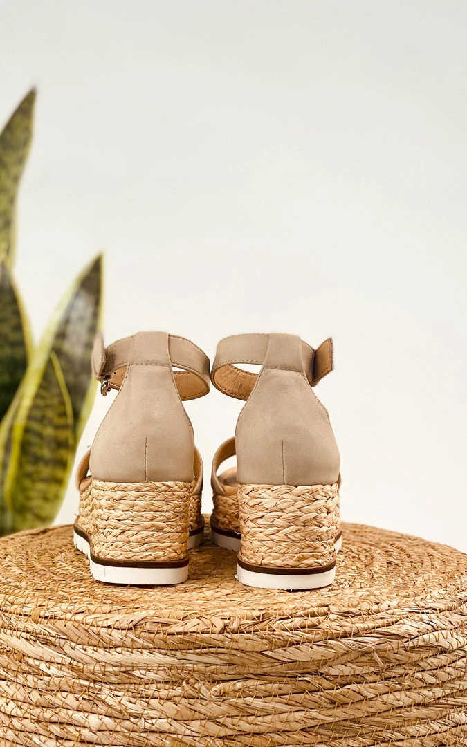 Apparel Dolce Vita Baker Wedge In Stone 5 Apparel Dolce Vita Baker Wedge In Stone